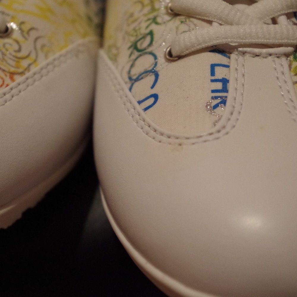π Vintage ROCAWEAR Sneakers w/ Rainbow Pattern - Picture 7 of 7